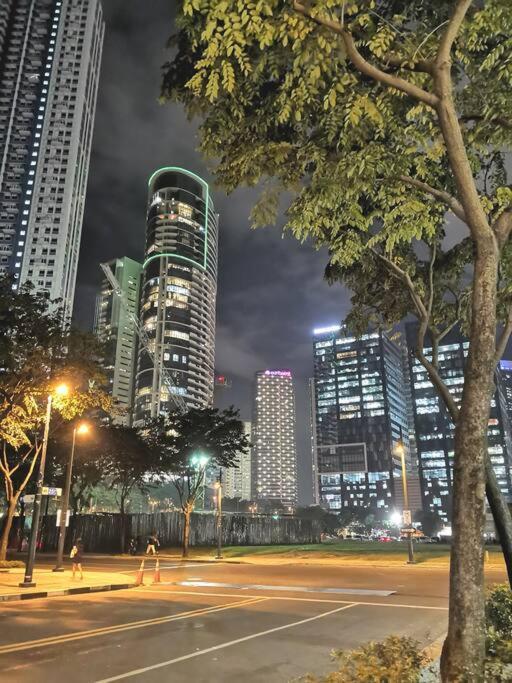マニラ市New 2Br Of 86Sqm With Parking & Netflix In Bgcアパートメント エクステリア 写真