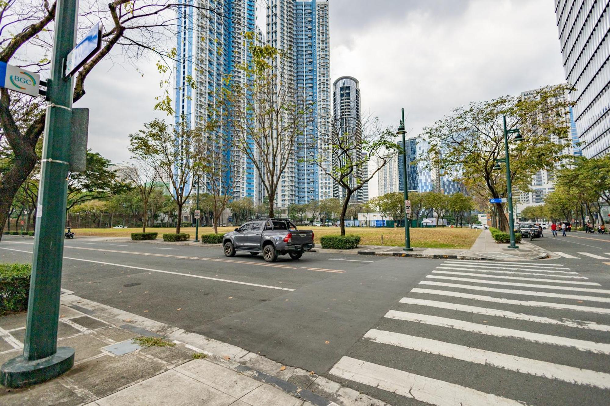マニラ市New 2Br Of 86Sqm With Parking & Netflix In Bgcアパートメント エクステリア 写真